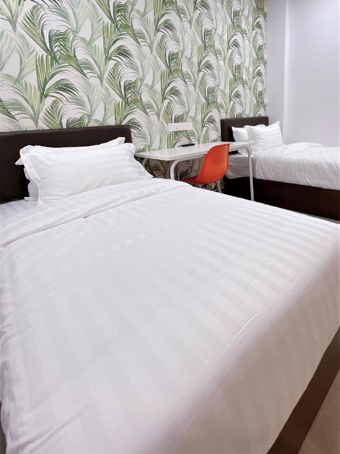 Hotel Decentraland Kuala Terengganu Bagian luar foto