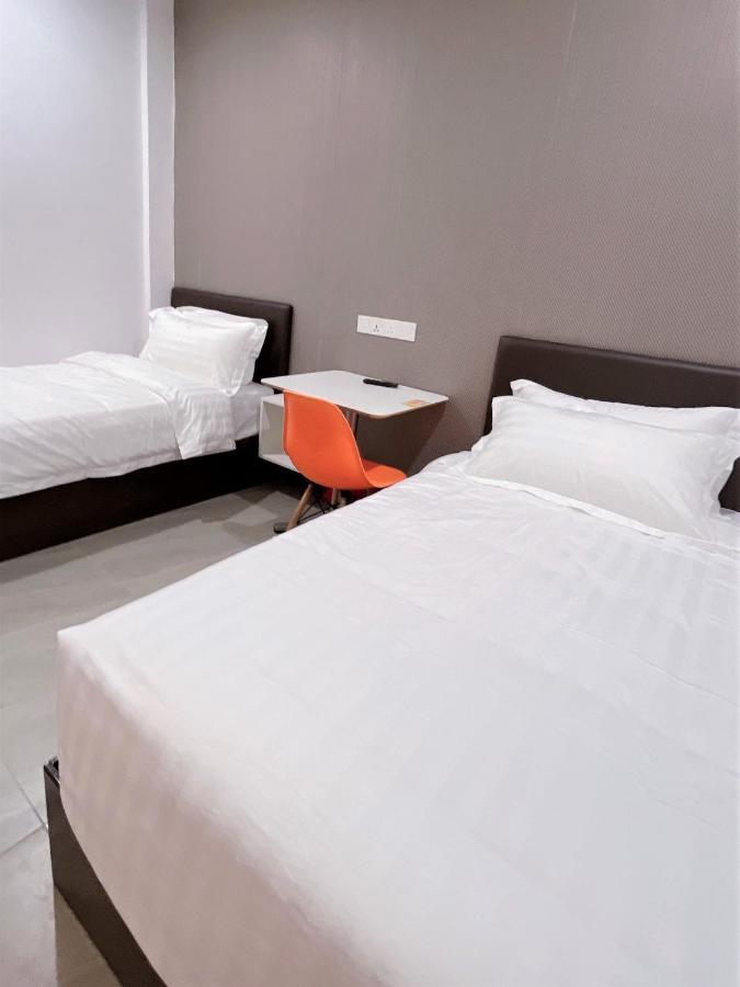 Hotel Decentraland Kuala Terengganu Bagian luar foto