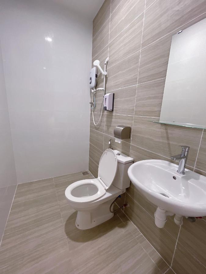 Hotel Decentraland Kuala Terengganu Bagian luar foto